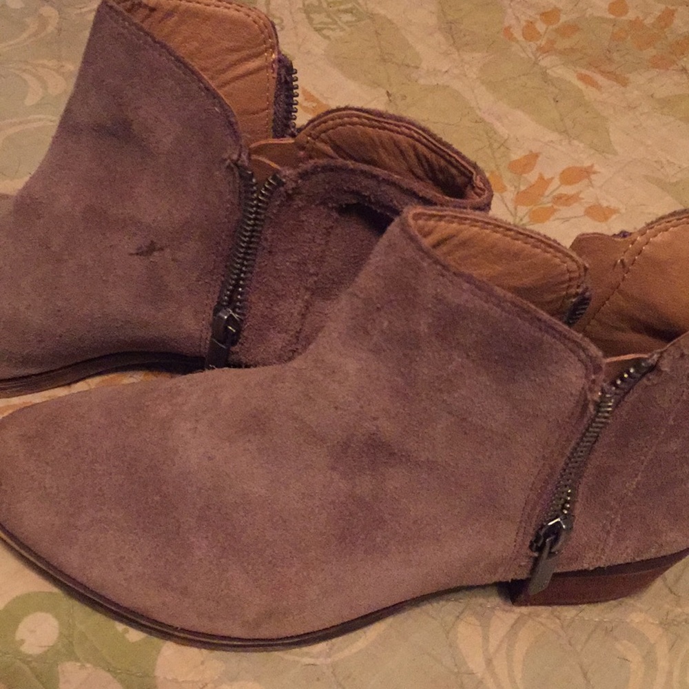 Gorgeous Lucky brand leather booties